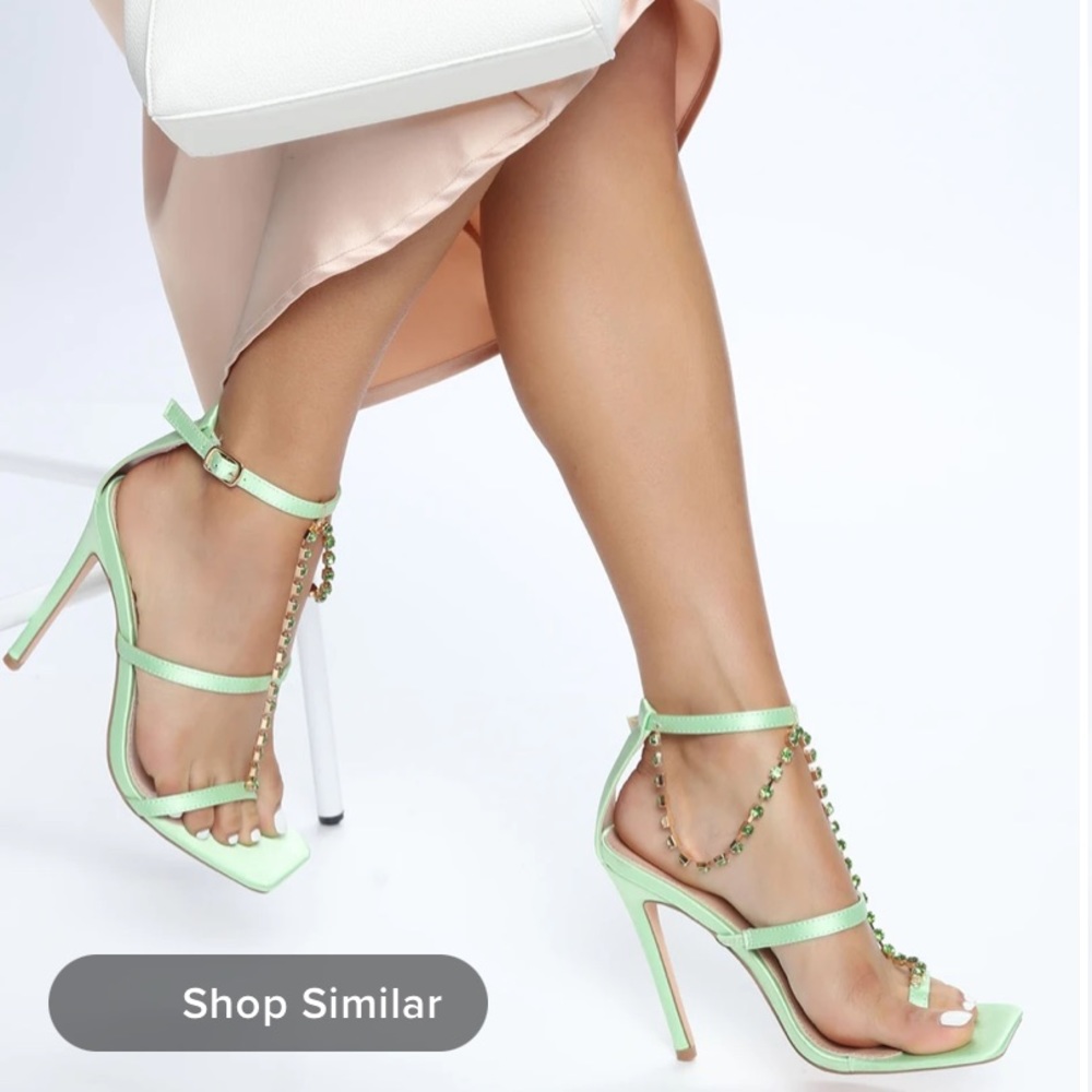 - Heels - Picture 8 of 8